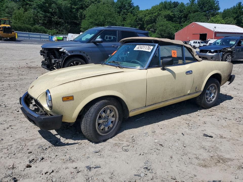1982 FIAT 124 SPIDER - 1