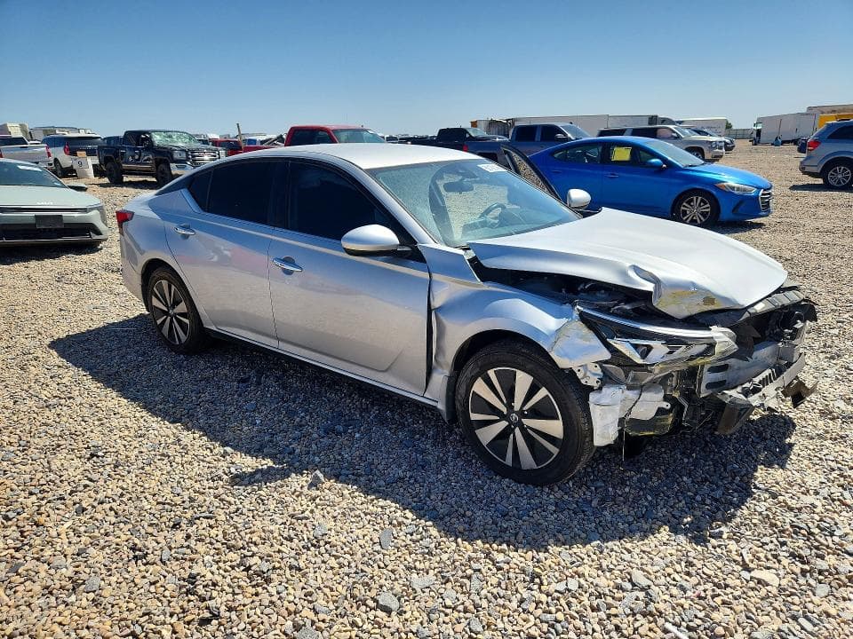 2021 NISSAN ALTIMA SV 4