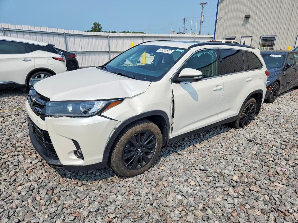 2019 TOYOTA HIGHLANDER SE - 1