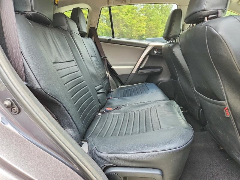 2017 TOYOTA RAV4 XLE 11