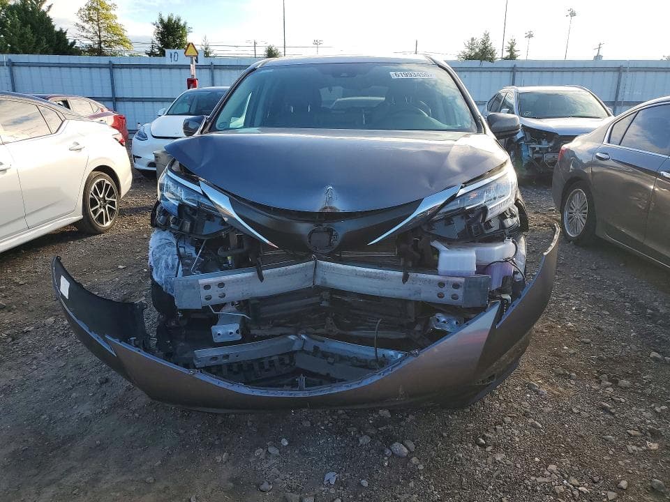 2022 TOYOTA SIENNA LE 5