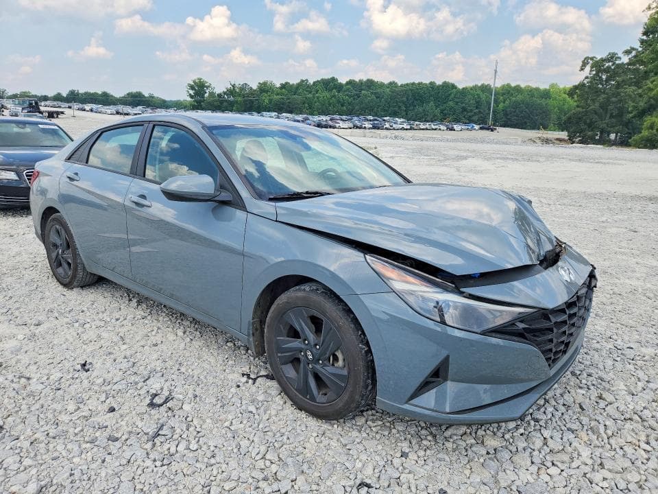 2022 HYUNDAI ELANTRA SEL 4