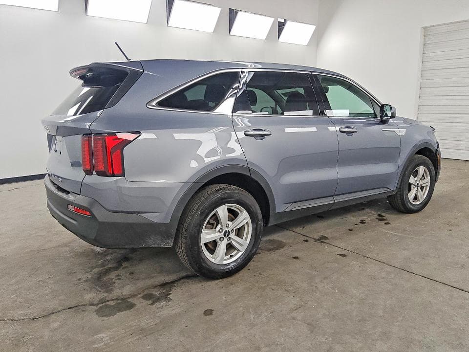 2022 KIA SORENTO LX 3