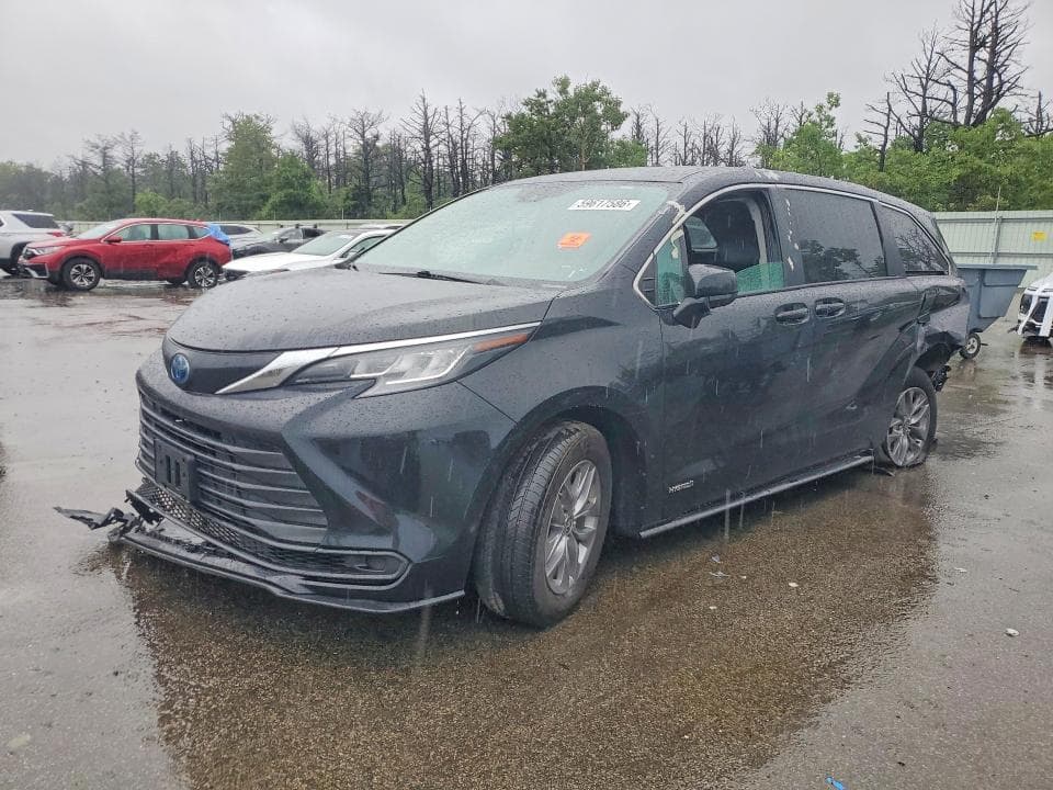2021 TOYOTA SIENNA LE - 1