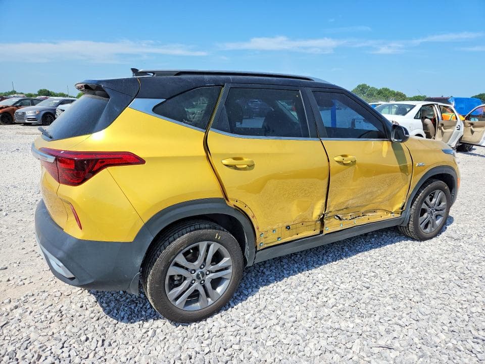 2022 KIA SELTOS S 3