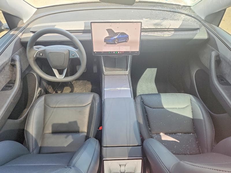 2026 TESLA MODEL Y 8