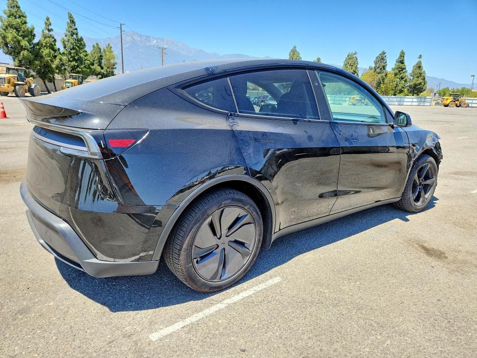 2026 TESLA MODEL Y 3