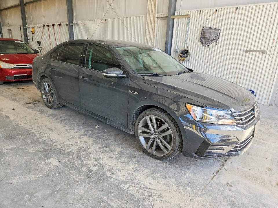 2018 VOLKSWAGEN PASSAT S 4