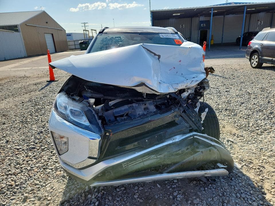 2018 MITSUBISHI ECLIPSE CROSS SE/SEL 5