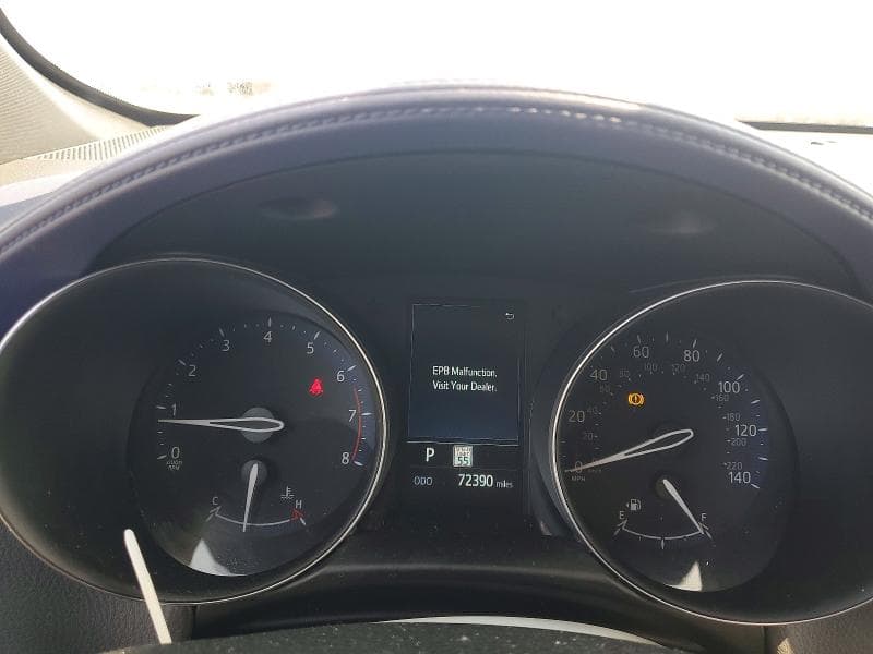 2022 TOYOTA C-HR XLE 9