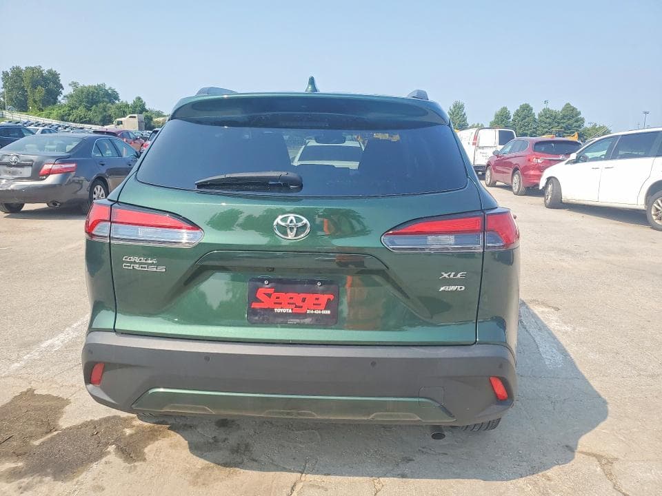 2022 TOYOTA COROLLA CROSS XLE 6