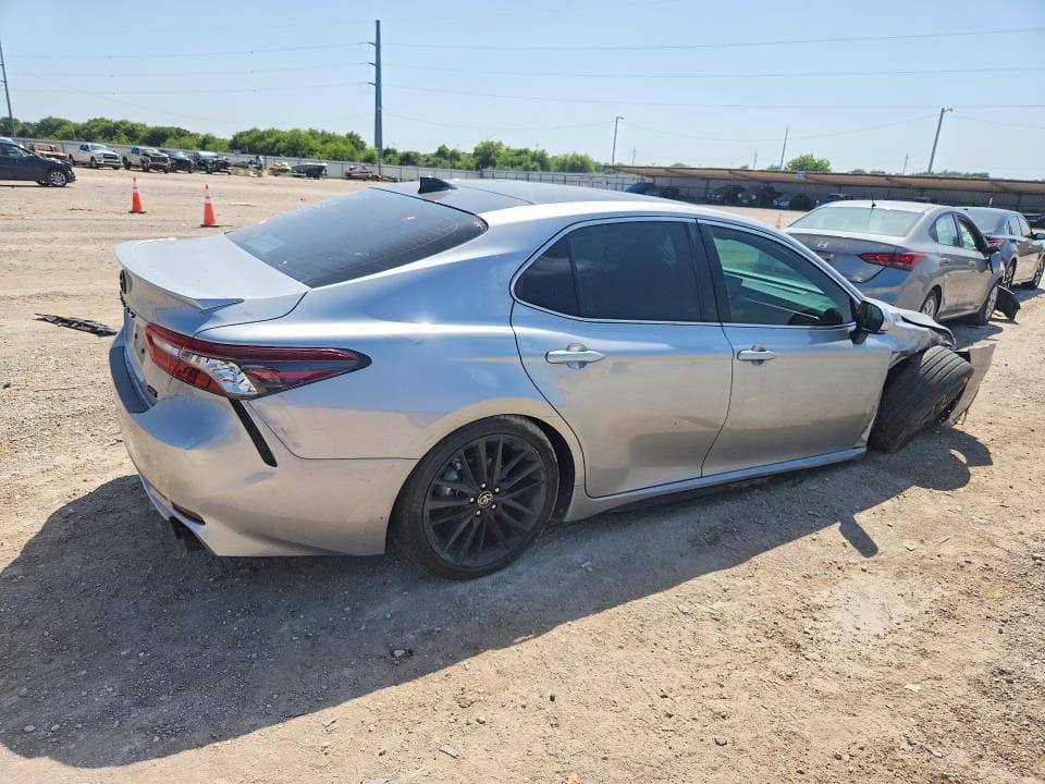 2022 TOYOTA CAMRY XSE 3