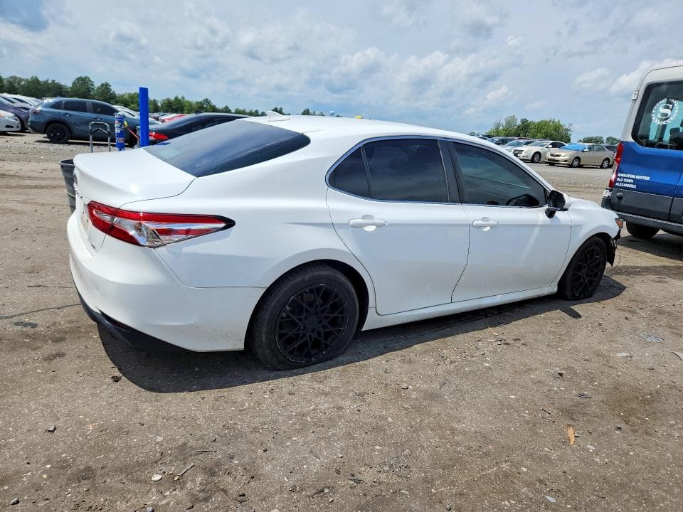 2019 TOYOTA CAMRY LE 3