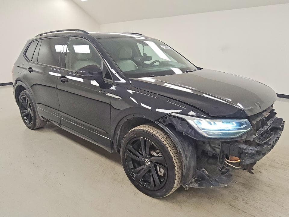 2023 VOLKSWAGEN TIGUAN SE R-LINE BLACK 4