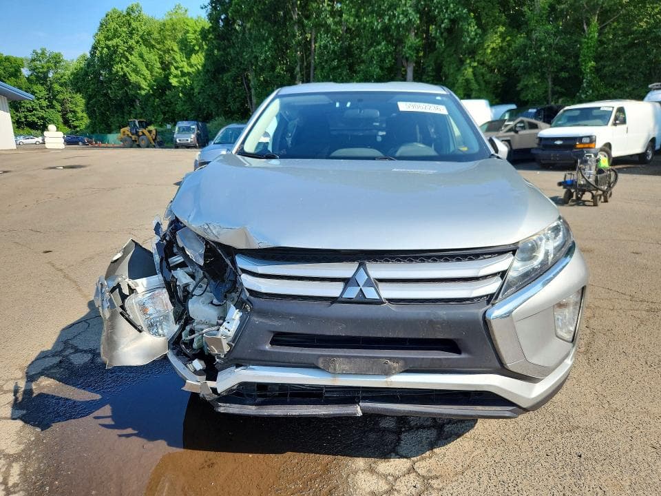 2020 MITSUBISHI ECLIPSE CROSS ES 5