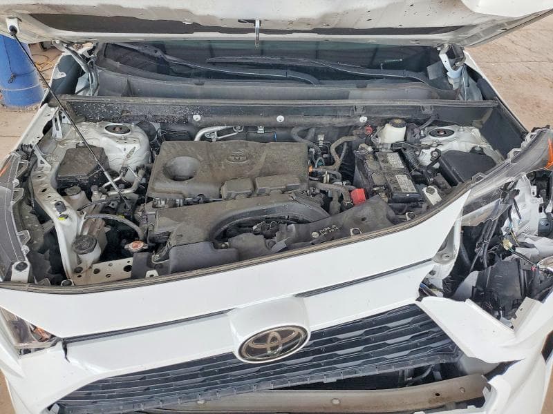2021 TOYOTA RAV4 XLE 12