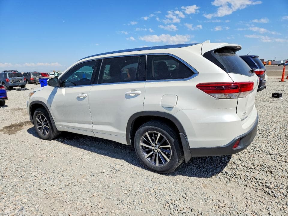 2018 TOYOTA HIGHLANDER XLE 2