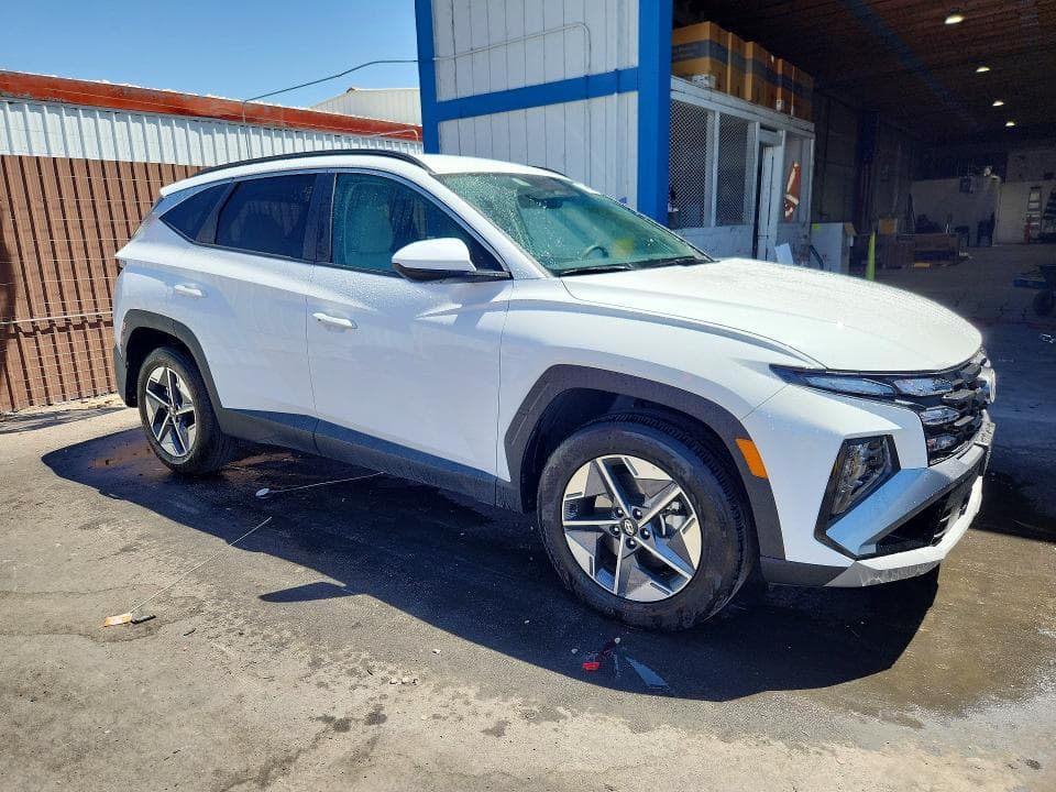 2026 HYUNDAI TUCSON SEL 4