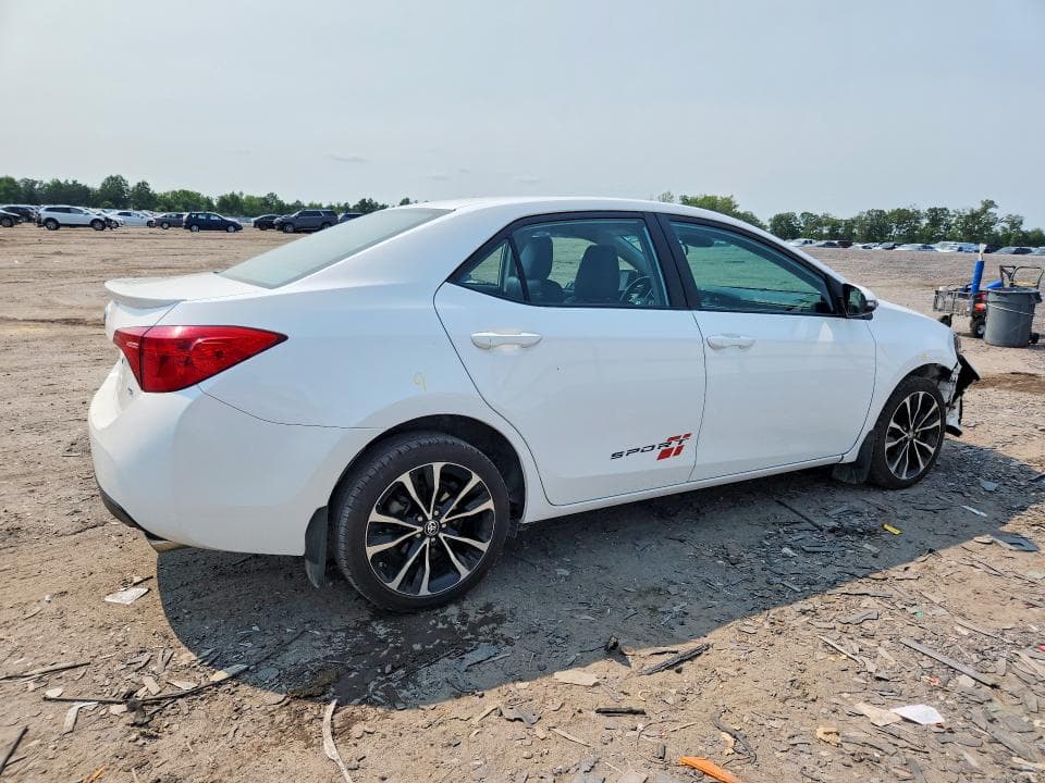 2017 TOYOTA COROLLA SE 3