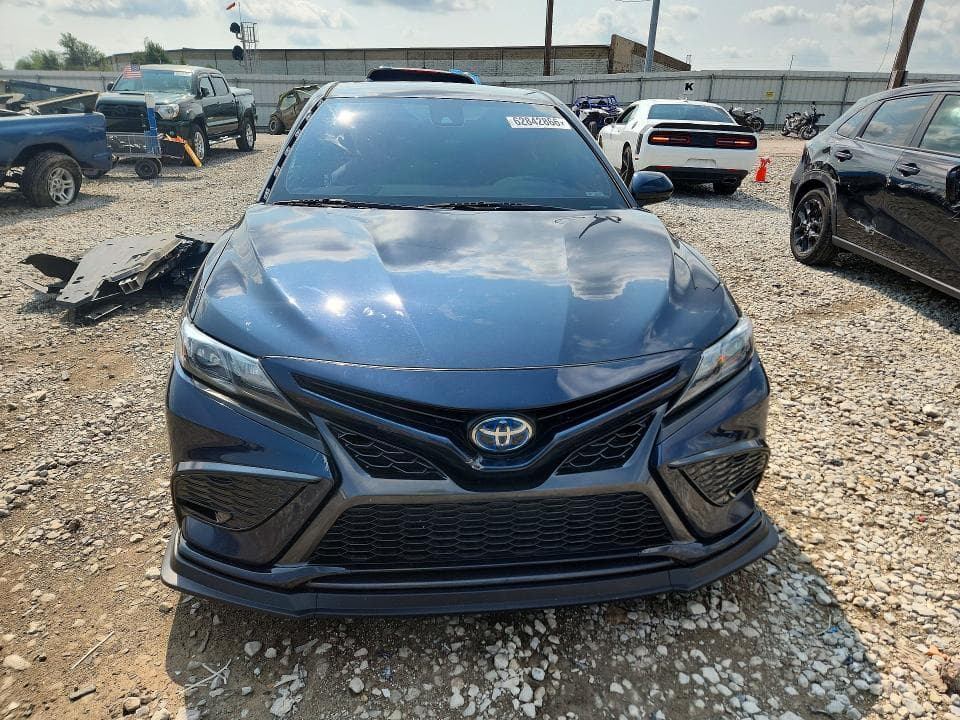 2021 TOYOTA CAMRY SE 5