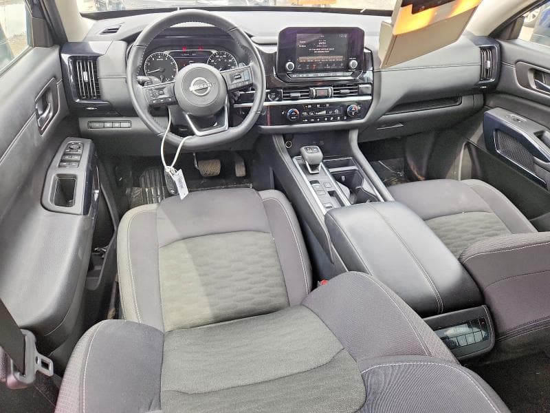 2025 NISSAN PATHFINDER SV 8