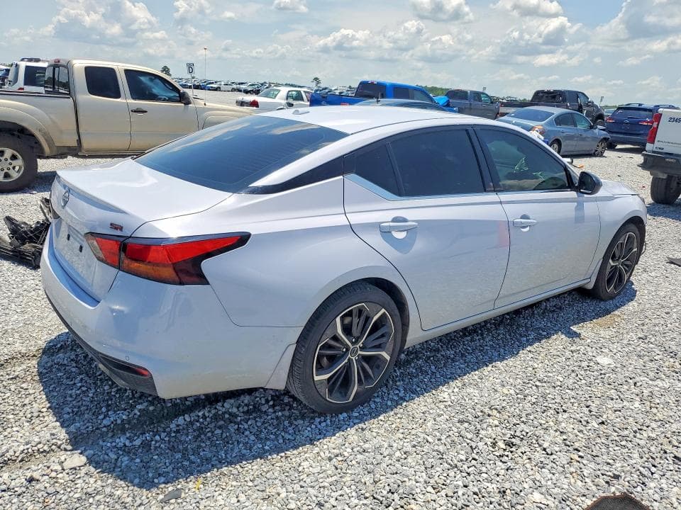 2024 NISSAN ALTIMA SR 3