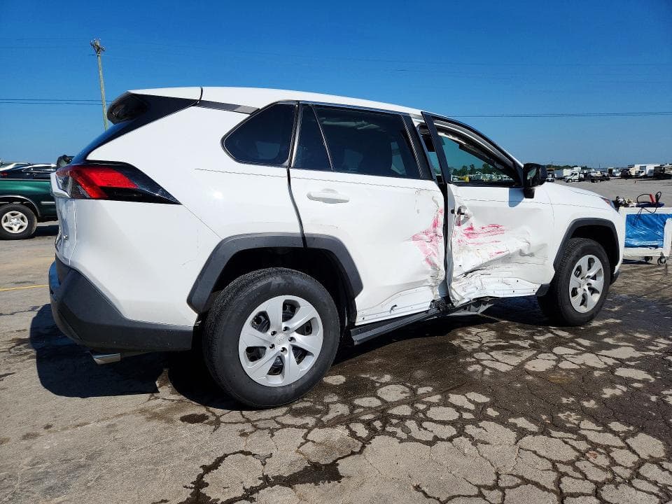 2023 TOYOTA RAV4 LE 3