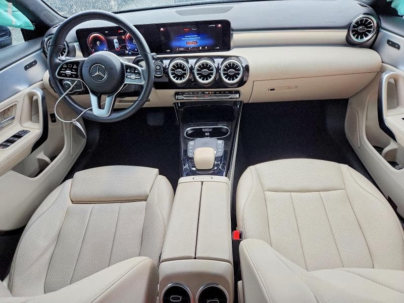 2022 MERCEDES-BENZ A 220 8