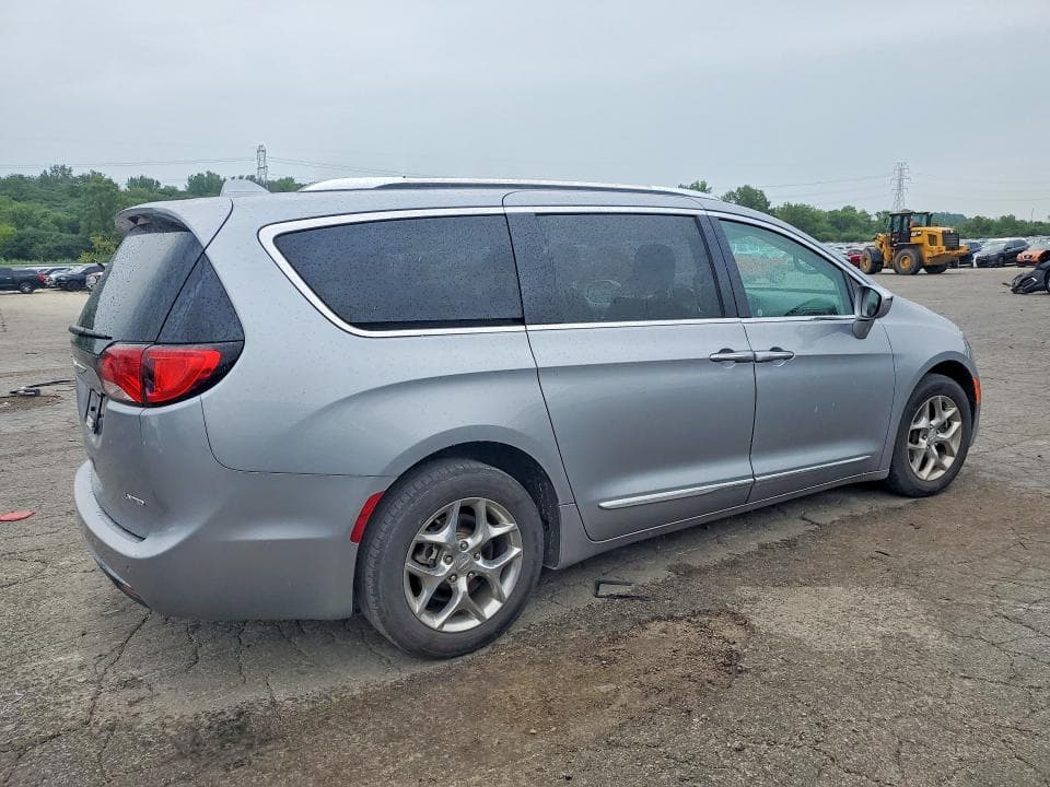 2019 CHRYSLER PACIFICA LIMITED 3