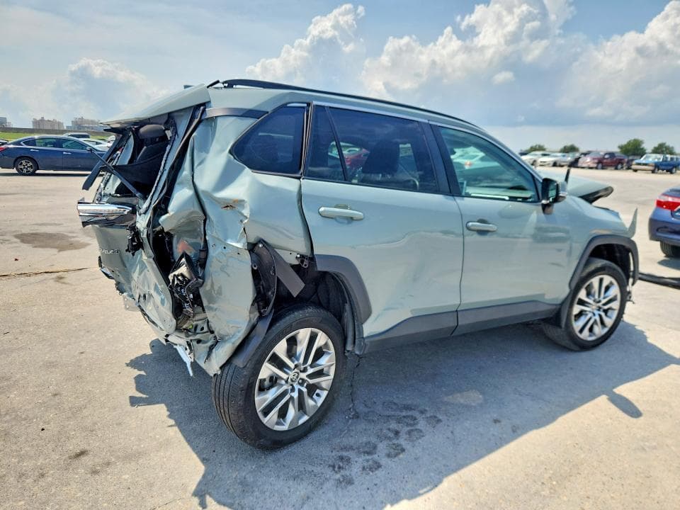 2023 TOYOTA RAV4 XLE PREMIUM 3
