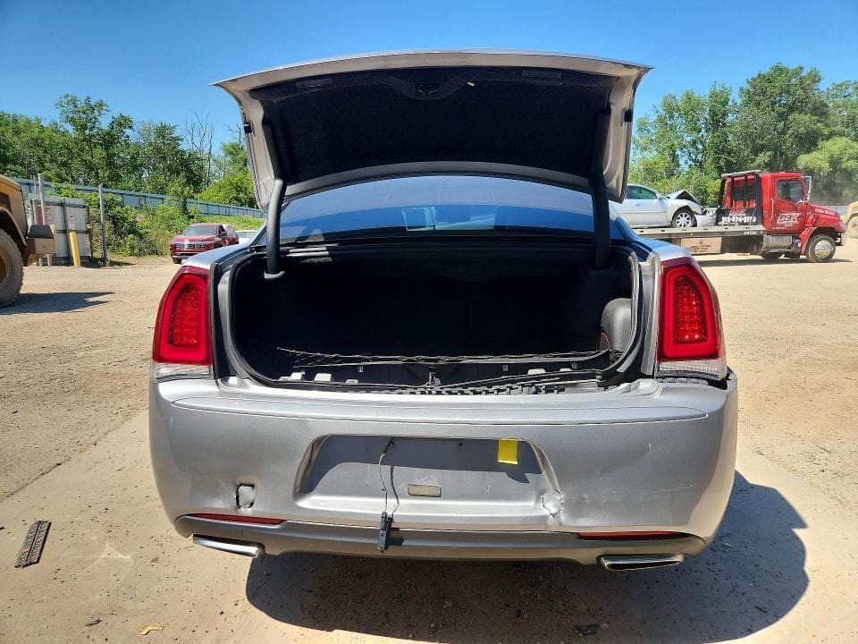 2017 CHRYSLER 300 S 6