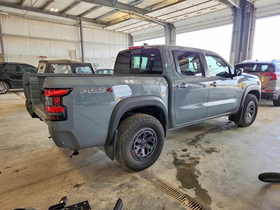 2025 NISSAN FRONTIER PRO-4X 3