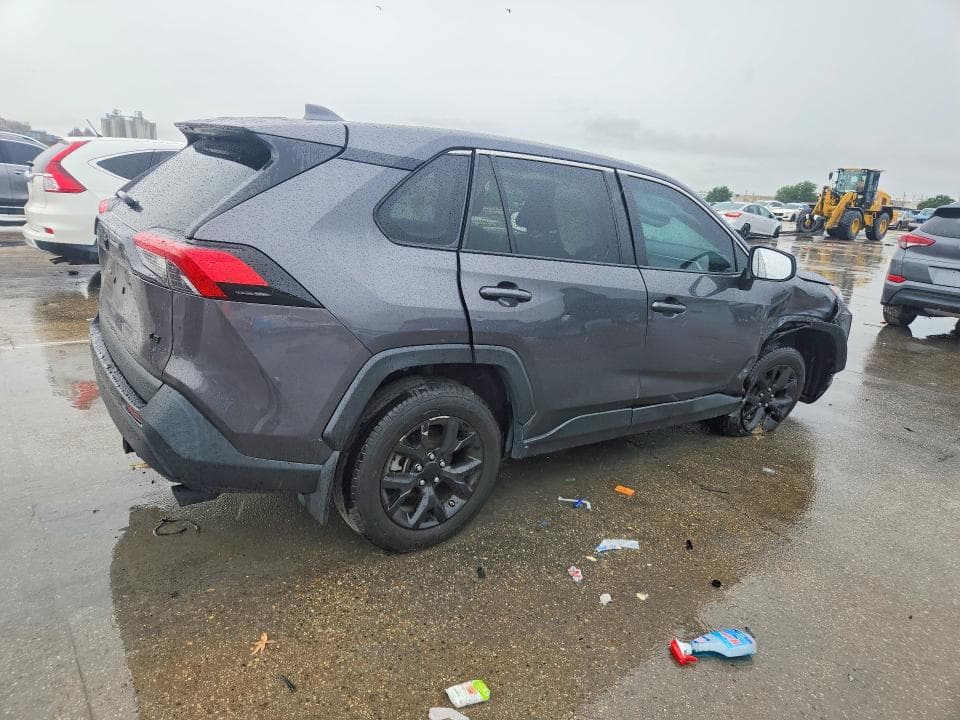 2022 TOYOTA RAV4 LE 3