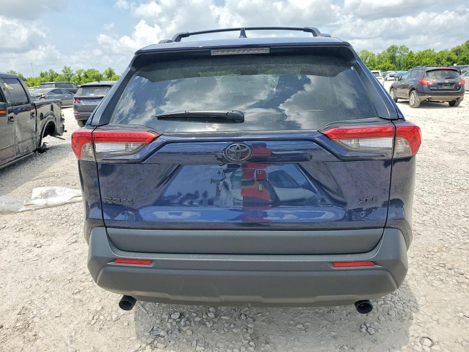 2025 TOYOTA RAV4 XLE PREMIUM 6