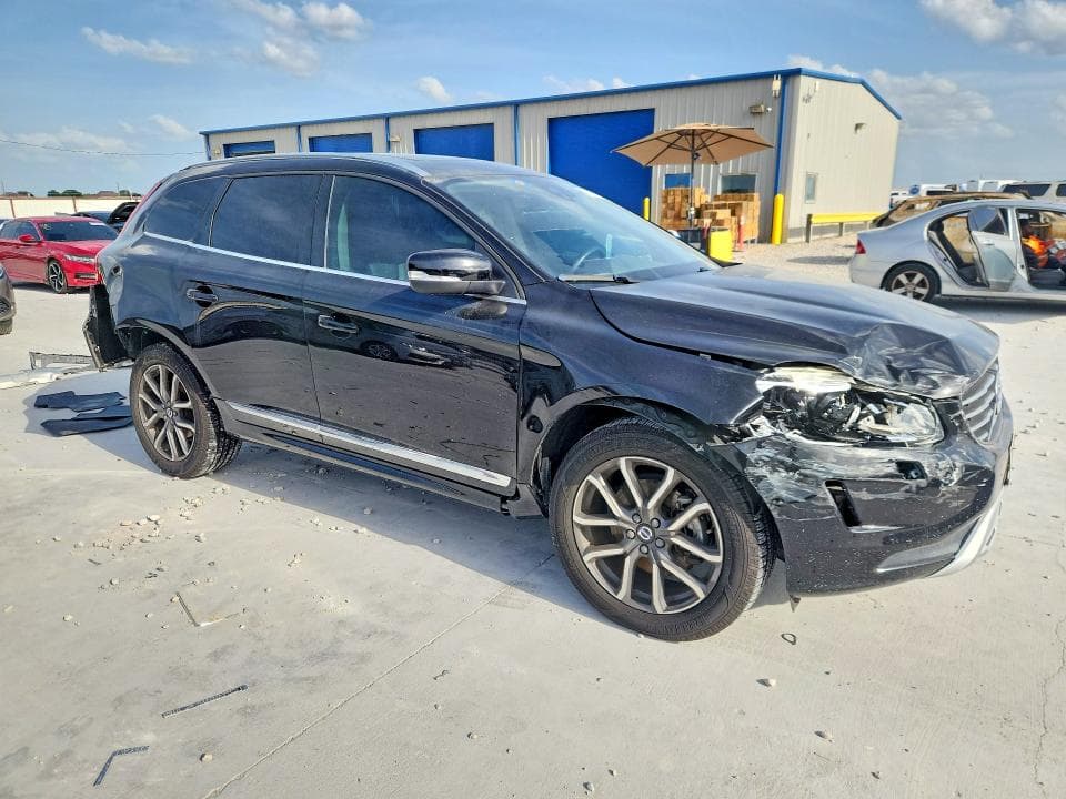 2017 VOLVO XC60 T6 DYNAMIC 4