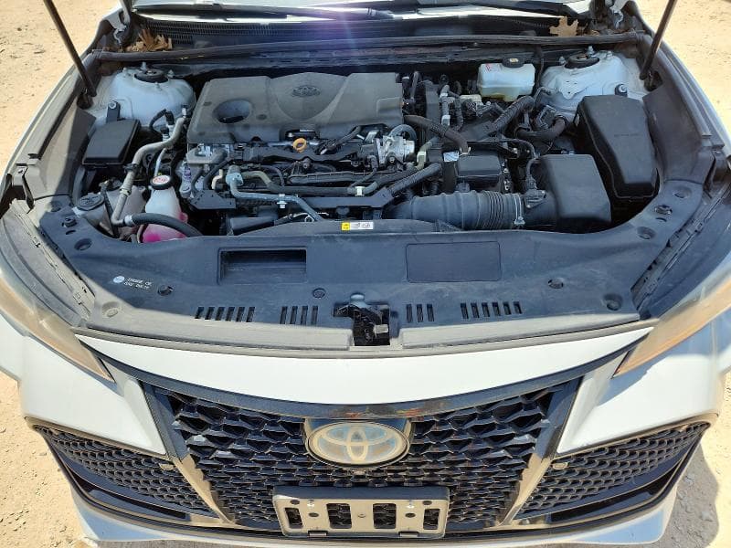 2022 TOYOTA AVALON LIMITED 11
