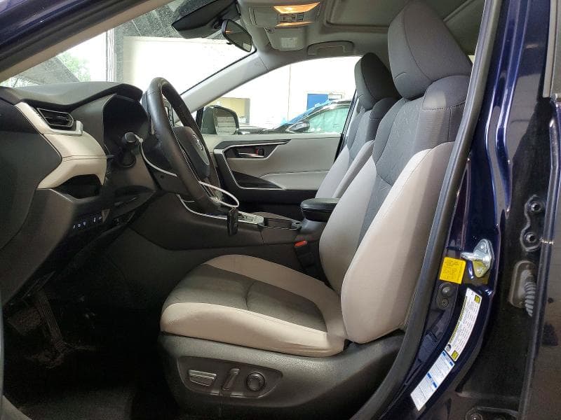 2021 TOYOTA RAV4 XLE 7