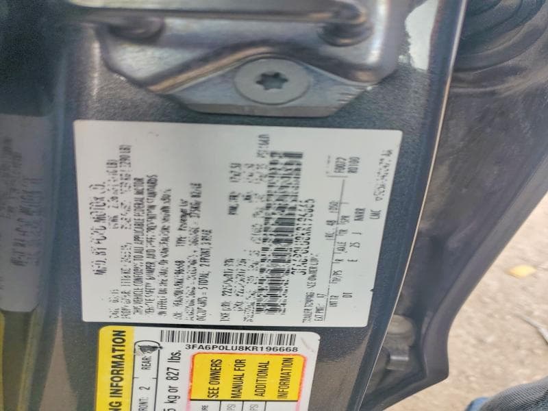 2019 FORD FUSION SE 12