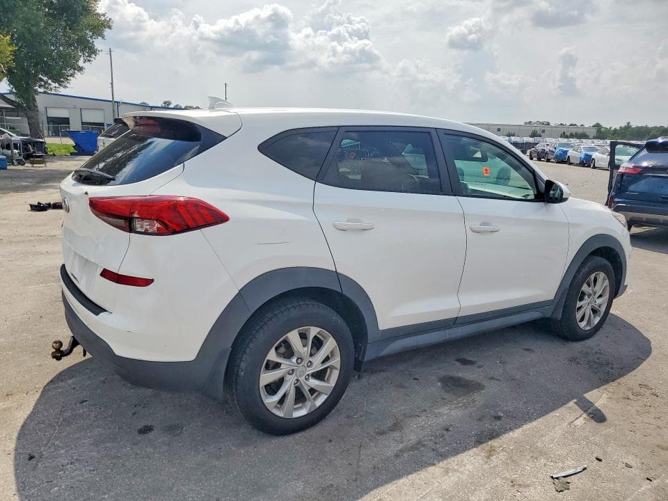 2021 HYUNDAI TUCSON SE 3