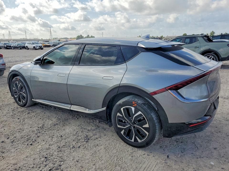 2022 KIA EV6 WIND 2