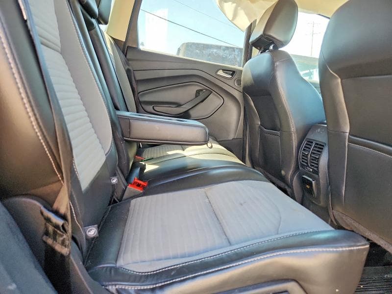 2017 FORD ESCAPE SE 11