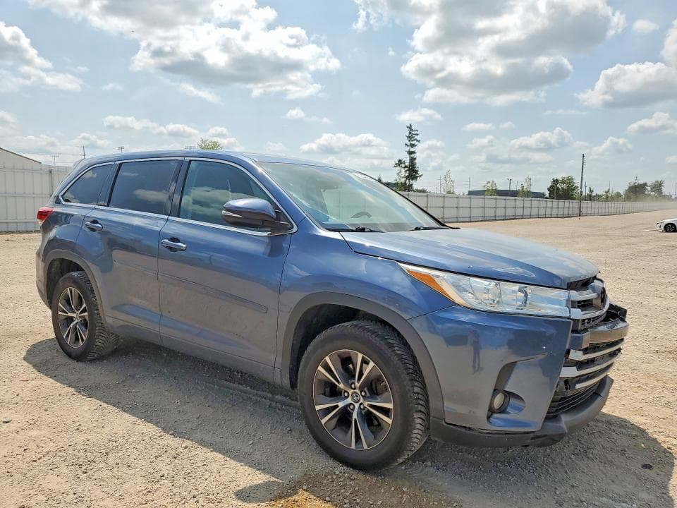 2017 TOYOTA HIGHLANDER LE PLUS 4