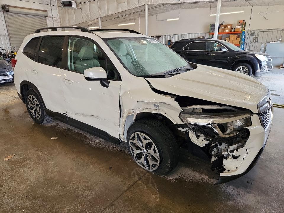 2019 SUBARU FORESTER PREMIUM 4