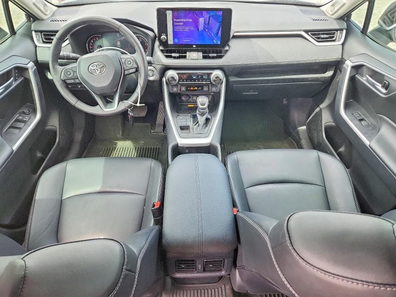 2024 TOYOTA RAV4 XLE PREMIUM 8