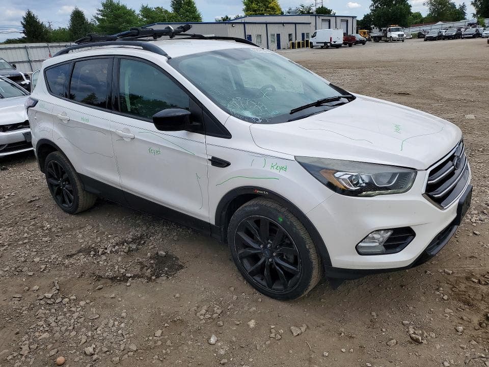 2017 FORD ESCAPE SE 4