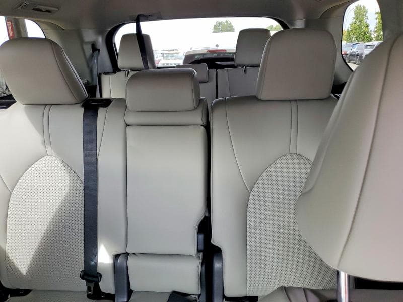 2026 TOYOTA GRAND HIGHLANDER HYBRID XLE 10