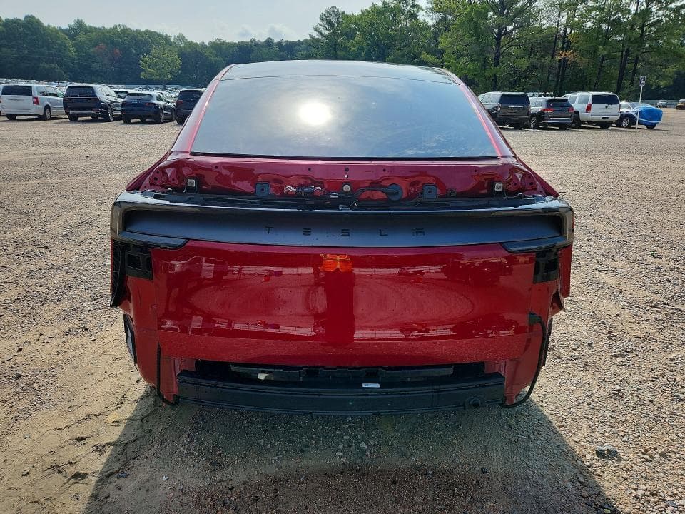 2026 TESLA MODEL Y 6