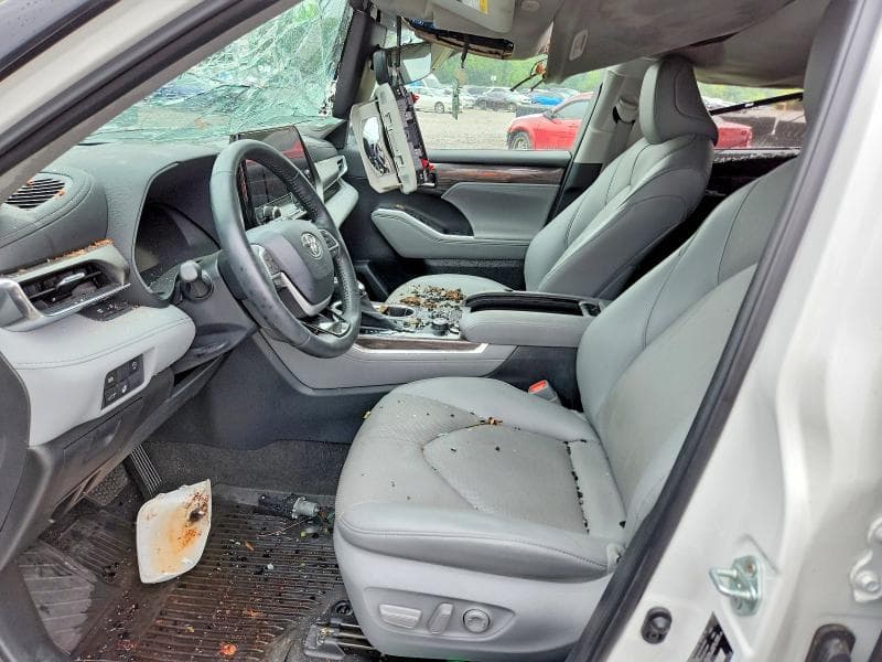 2023 TOYOTA HIGHLANDER LIMITED 7