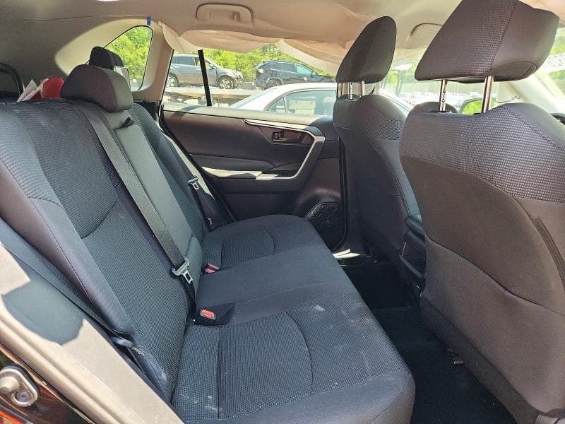 2021 TOYOTA RAV4 LE 11