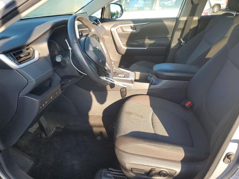 2025 TOYOTA RAV4 XLE 7